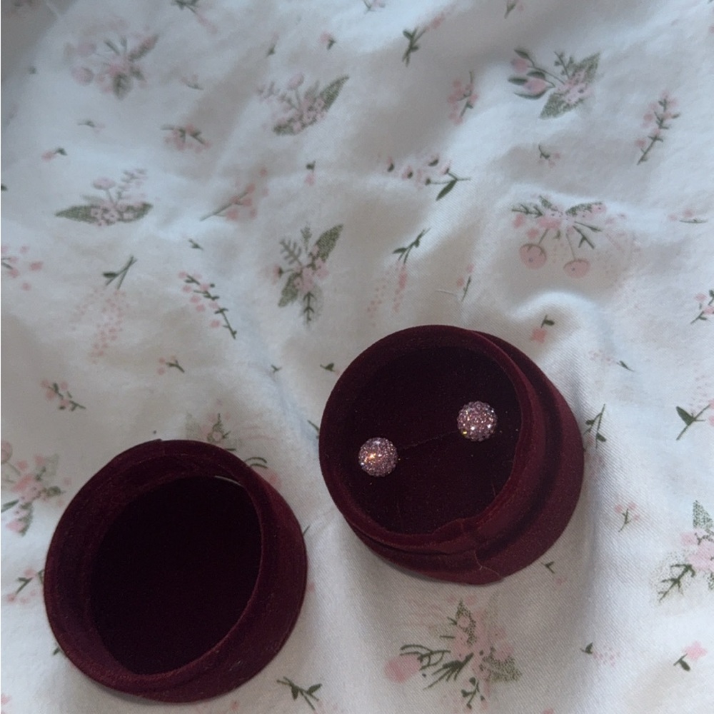 Hillberg & Berk Small Sparkle Studs
